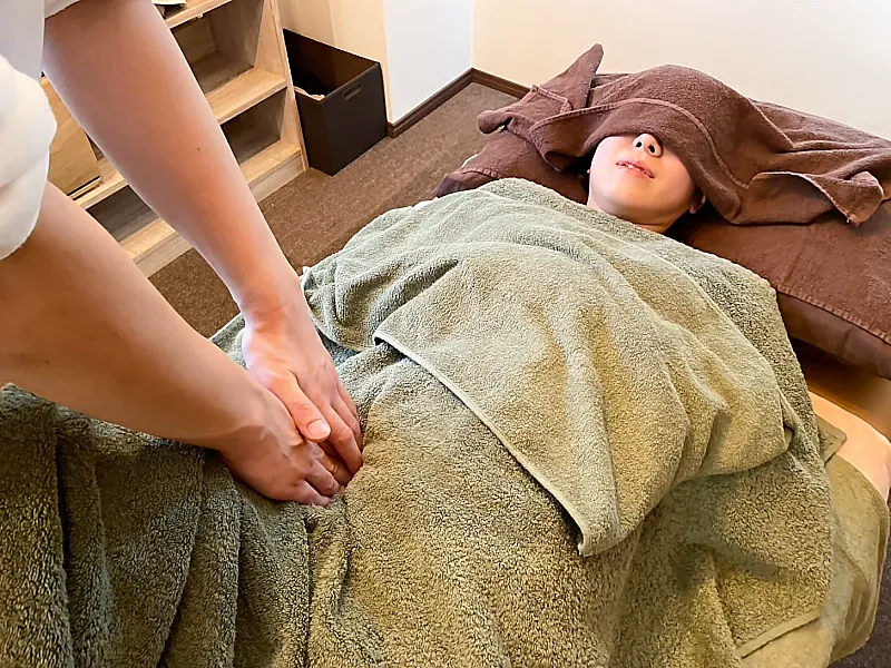 腰〜骨盤まわりにアプローチするオーダーメイド施術