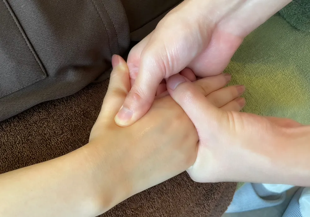 ハンドリフレ施術風景3